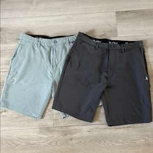 Like New! Set of 2 Hurley Flat Front Golf Shorts 32 waist 9”inseam in Grey Green